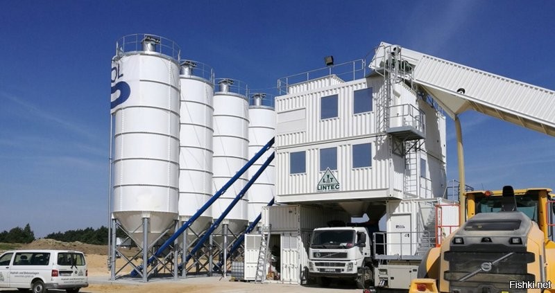 Это в колхозе зеленая масса, а там цемент. И такие на стройках ставят под сухие компоненты штукатурки и т.д.