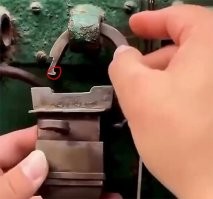 Вы серьёзно? Да тут одного удара молотком хватит..