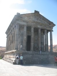 Армения. Храм Гарни.