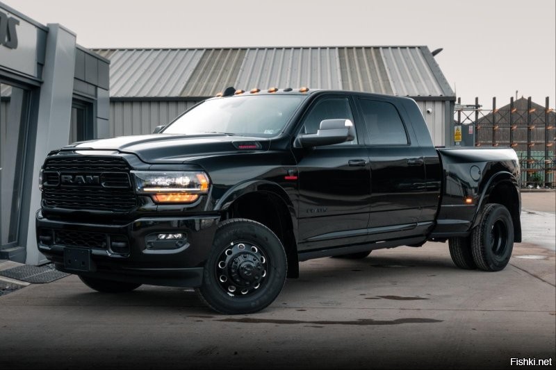 RAM 1500, Mitsubishi L200, Toyota Hilux и Toyota Tundra это мощные и крупные машины. Сурозна?? А RAM 2500. 3500? Или Ford F650? типа великаны среди лилипутов???