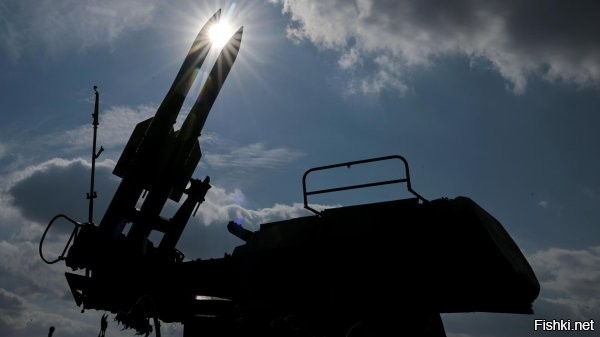 13 января 2026 22:00



Минобороны: силы ПВО за два часа сбили 33 украинских БПЛА над территорией РФ



Средства противовоздушной обороны в течение двух часов сбили 33 украинских беспилотных летательных аппарата самолетного типа над территорией России. Об этом сообщили в российском министерстве обороны.
По данным ведомства, украинские дроны перехвачены и уничтожены в период с 18.00 мск до 20.00 мск.

Как уточнили в Минобороны, 14 беспилотников были сбиты над акваторией Азовского моря, 11 – над Крымом, еще 3 – над Краснодарским краем. Кроме того, по два дрона уничтожены в небе над Белгородской областью и акваторией Черного моря, один – над территорией Волгоградской области.



Ранее в МО РФ сообщали, что за пять часов силы ПВО уничтожили 40 украинских беспилотников над российскими регионами.

Благодарность расчетам ПВО ВС РФ за отличную работу!