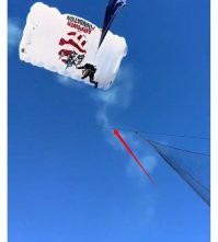 Падение парашютиста на стадион в США попало на видео