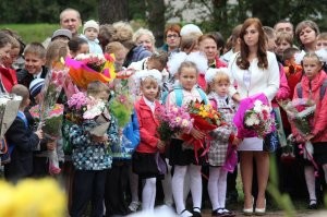 Батя снимает утренник в детском саду