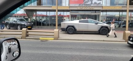А сначала были у вас плюсы )))
На Пикабу вообще  бы за воротник напихали и матами бы обложили  
Вот,нашёл фотку "Спб,сентябрь 2025: