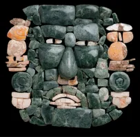 Погребальная маска???  Автор, ты **дак? Вот так работает мозг человека из поколения алогичных и необязательных. ...Это мозаика из камней!