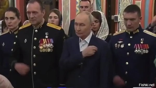 07 января 2026 года



Путин пожелал воинам СВО, чтобы ангел-хранитель всегда был рядом с ними



Президент Российской Федерации Владимир Путин поздравил воинов специальной военной операции с Рождеством Христовом и пожелал, чтобы ангел-хранитель всегда был рядом с ними. Об этом российский лидер рассказал после рождественского богослужения в храме великомученика Георгия Победоносца в Московской области.

"Я поздравляю вас с Рождеством Христовым и с наступившим Новым годом. Хочу пожелать, чтобы удача и ангел-хранитель всегда были рядом с вами. Благодарю вас за службу Отечеству", – сказал российский лидер.

Также Путин отметил, что российские воины выполняют миссию по защите Отечества как бы по поручению Господа.

Ранее президент России заявил, что российский народ верит в участников специальной военной операции и победу России в этой борьбе.

Враг будет разбит, Победа будет за нами!