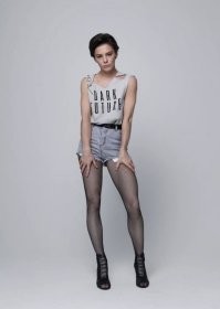 Афтр лох, актрис не знает. Это Дарья Гирник засветившаяся по всему мне с детским голосом и мошенниками...