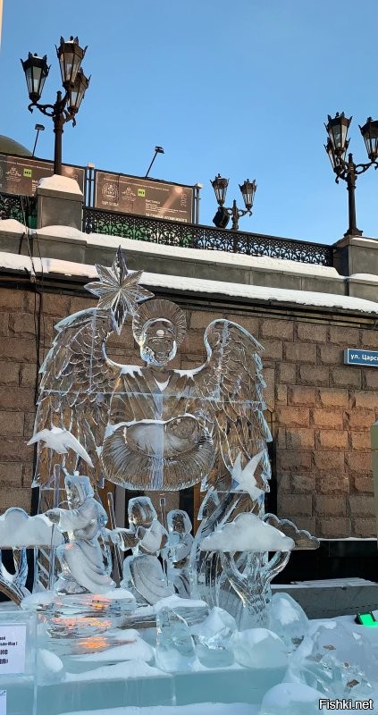 Екатеринбург, у Храма-памятника на Крови во имя Всех Святых, в земле Российск...