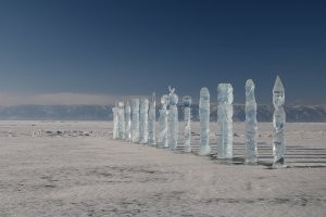 Поплачусь. Хоть мне это и не свойственно. Так вот. На Байкале довольно долго проводились подобные фестивали. Мне посчастливилось на одном побывать. Мастера со всего мира ваяли из идеального байкальского льда шедевры, не побоюсь этого слова. Но в этом году организаторы не нашли финансирования и фестиваля не будет. Читая про китайский вариант и радуюсь, и ругаюсь. Чего-то там сфотографировал на Байкале в прошлом. Делюсь частью фото. Малой.