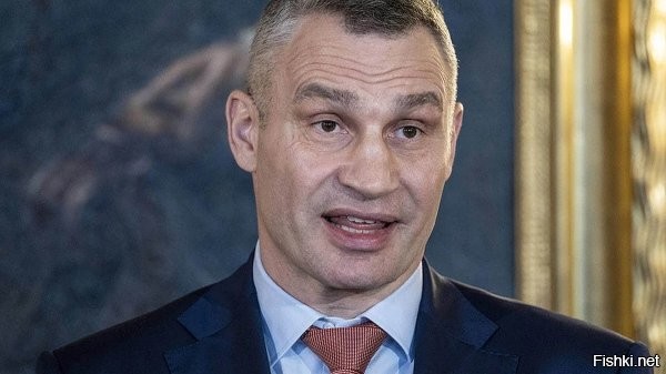 Кличко пожаловался немецкому изданию Bild, что украинская ПВО бессильна перед российскими ракетами



Киев, 11 января 21:25 - Мэр Киева Виталий Кличко в интервью немецкому изданию Bild выступил с тревожным заявлением о критическом состоянии противовоздушной обороны украинской столицы, не способной защищаться от российский ракет.

«Мы видим, что наша система ПВО не располагает необходимыми ресурсами для эффективного отражения атак даже в Киеве», - сказал он.

Мэр украинской столицы также потребовал от президента Зеленского, что город остро нуждается в немедленных поставках дополнительных оборонных систем.

Ранее Кличко на фоне масштабных перебоев с теплоснабжением обратился к местных жителям с призывом временно покинуть Киев.



Кличко должен не просто "потребовать", а силой заставить Зеленского организовать самое лучшее в мире ПВО столицы Украины...