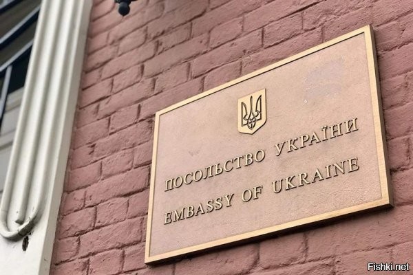 Украинцы с захваченного танкера будут отвечать по американским законам



Вашингтон, 13 января 21:29 - 17 украинцев с танкера «Bella-1», который захватил американский спецназ, до сих пор находятся на судне в море, рассказали в посольстве Украины в США.

По данным дипломатического представительства Украины, процессуальные действия в отношении них начнут, предположительно, по прибытии танкера в порт США.

«Украинская сторона работает над привлечением всех имеющихся международно-правовых механизмов для защиты прав и интересов граждан Украины»   пояснили в посольстве.

Напомним , что судно шло пустым, без груза, что снижает его ценность для американской операции. В экипаже   преимущественно граждане Украины.

Украинцы узнают прелести американской тюрьмы...