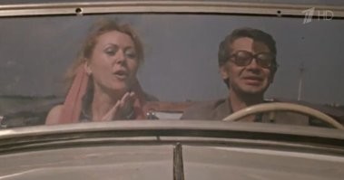 Была ещё криминальная комедия "Игра на миллионы" С Демьяненко, Габриэляном, Петренко(Витя и Голиаф), Шкловским(Здравствуйте,я Ваша тётя)и Мадяровым где Демьяненко играл директора банка.
Также он съыграл небольшую сценку с попутчицей в "По улице комод водили"
И его голосом говорил директор станции дельтопланов из фильма "Без паники майор Кардош"