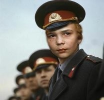 Ты бы поаккуратнее с несовершеннолетними в кадре.