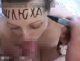 Видимо это уже привычка у них такая, на лбу писать всякое