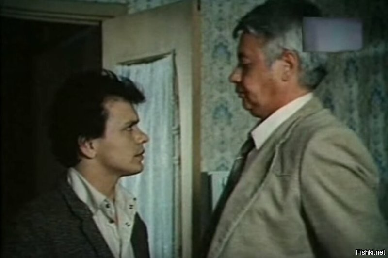 У Габриэляна была еще одна из главных ролей в "Игра на миллионы". Там он сыграл зооработника Максимкина, который не по своей воле оказался втянутый в преступные схемы.