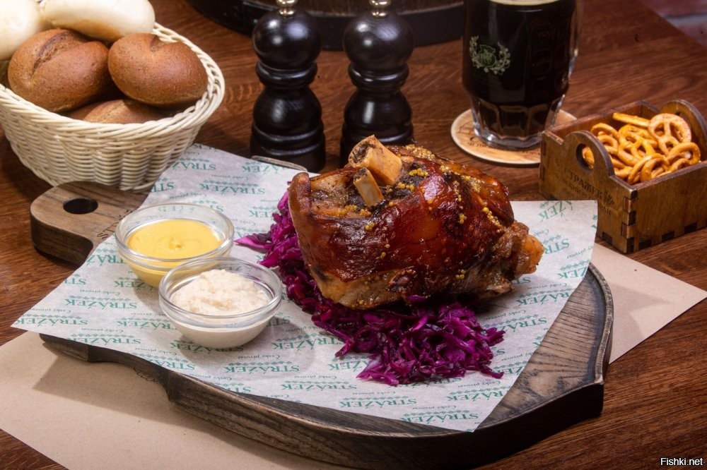 Кабаны устроили сходку на трамвайных путях в Польше