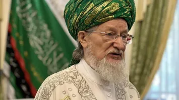 Верховный муфтий призвал мусульман не совершать молитвы в публичных местах
Верховный муфтий Таджуддин: молящиеся в публичных местах делают это на показуху...