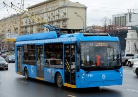 Нет, вот он! Большой, мощный и с шофером!