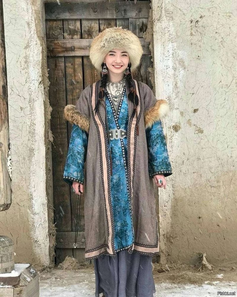 Всё относительно...

Если я на запад двинусь - рано или поздно в Казахстан попаду.
Казахские женщины восхитительны, как, в целом, и все остальные ))))

И Аскар уделяет им внимания не меньше, чем другим.