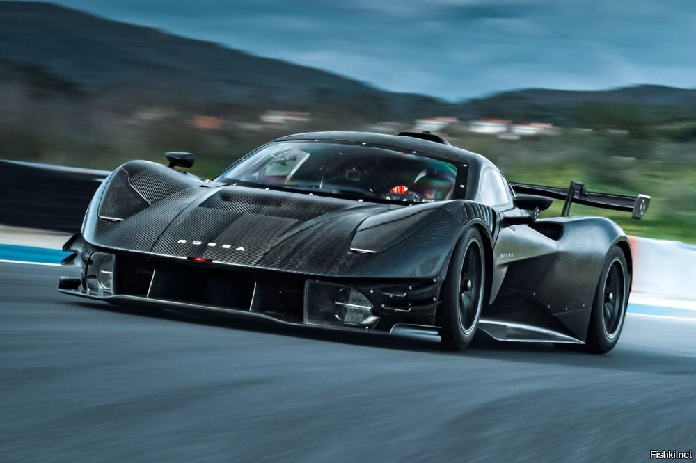 Российский спорткар Rossa LM GT попал в аварию на соревнованиях «24 часах Дубая»