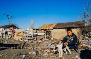 Пф-ф. Легко.

Вторую страну попробуйте угадать