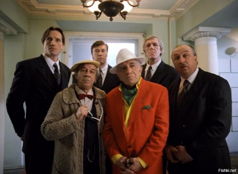 Ты гляди, все мои фанаты в одной теме собрались
Раз, два, три, четыре
Двоих вам не хватает до известного мема
И, что характерно вы споётесь
У вас есть одно общее качество
Вы людям приписываете то, чего они не говорили
Ну и ярлыки навешиваете, хотя опять же приписываете это мне