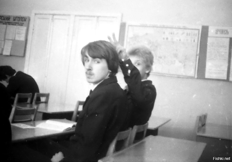 1981-1983 Архангельская область.
Катунинская средняя школа. 
Эмоции другие и по другим поводам и причинам
1. Проводы русской зимы, она же Масленица.
2. знакомая. ИринаЗ
3. На предпоследней парте.
4. На последней парте
5. Афиша вечера отдыха, она же школьная дискотека.
6. Одноклассницы на биологии, преподаватель Нина Николаевна Ерёмина (5+)