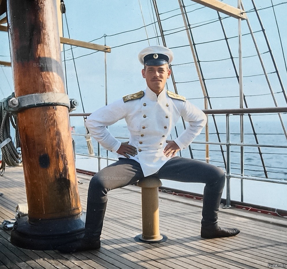 Вот такие вот "фотомодели" Империю и просрали...