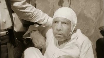 «Живи... Только не вреди мне...»: пенсионер «изобрёл» нейросеть в личке у незнакомца