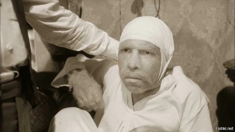 «Живи... Только не вреди мне...»: пенсионер «изобрёл» нейросеть в личке у незнакомца