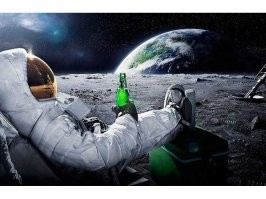 Какое-то сочинение ИИ на тему. 

И да, обязательно было Луну и Землю перекрашивать?