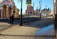 А какой тротуар забабахали!!! Вчетверо шире проезжей части.
