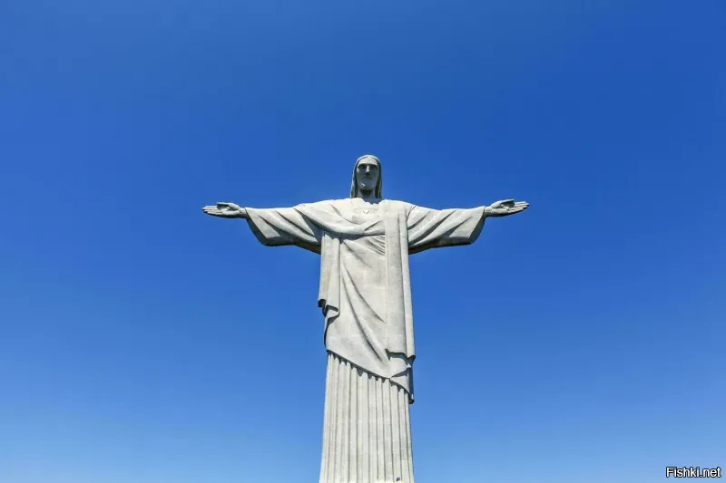 Молния ударила в толпу митингующих в Бразилии