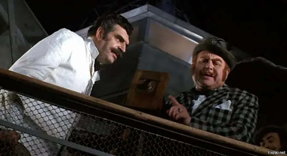 Скалолаз из США без страховки взобрался на 500-метровый небоскреб на Тайване