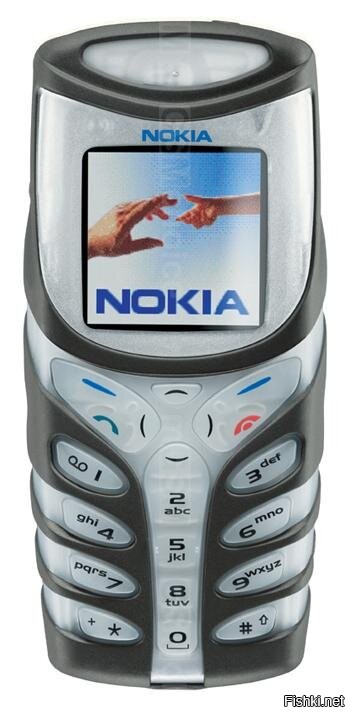У меня вот такая была: Nokia 5100. Ей в футбол по пьяни играли, плавала несколько раз в шортах, потом еще младший брат её добивал, потом другу перепродали, а потом мне нужна была труба на время и я у друга её купил обратно. А 3310, Вы правы, не сказать чтоб прям ударопрочная была.