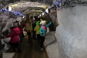 Вообще то, у нас тоже такой есть в Игарке. Но мало о нем кто знает. Очень познавательно.
Летом на улице +30, а в 8 метрах под землей -15.