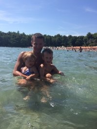 Я каждый год с самых ранних лет гоняю отдыхать с детьми, при этом часто ездим с друзьями все вместе, никогда не чувствовал что дети особо как то мешают... но для них же путешествия тоже в кайф, а для меня кайф моих детей иногда даже больше удовлетворения приносит чем мой личный кайф))