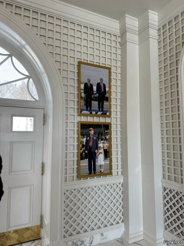 Трамп разместил в Белом доме фотографию, которую ему прислал Путин после исторического саммита на Аляске. Фотография Зеленского находится на дне унитаза.