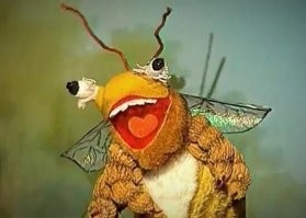 Мужчина поймал молодого соболя на пасеке