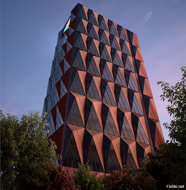 РМК ему наверное заплатило. 
В Екатеринбурге это здание РМК называют АНАНАС!