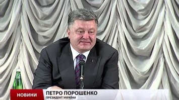 О, и легендарный Литро Рошенко тут) С Ельциным они бы точно подружились.