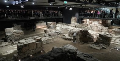 Станция метро в Салоники, где выходя из поезда попадаешь в историю на несколько веков назад