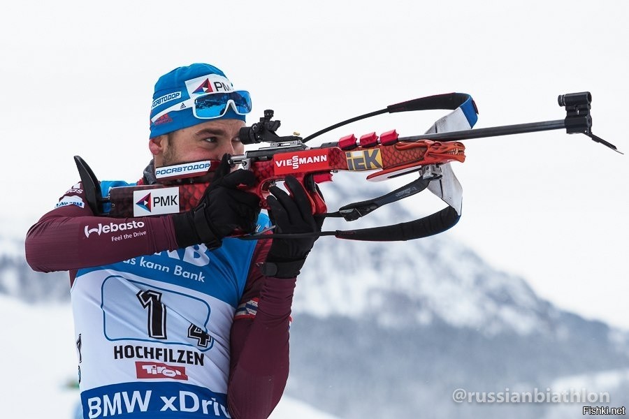 Над Петербургом этой ночью заметили сразу четыре луны — три из них оказались ...