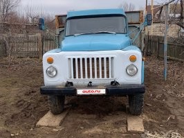 Больше на ГАЗ-53 похож. Хотя могу ошибаться.