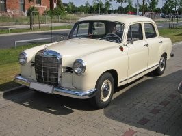 А чего 90-х? Давай сравним с мерсом-современником да ещё и одноклассником:  W120. Знаешь, в чём прикол? Только не плачь сильно: у этого невероятно крутого мерина топовый мотор был 68 сил. А 21-й только в первой серии были моторы 65 сил, дальше там уже за 70 переваливали. Экспортные версии - от 80 коней. Справедливости ради - в мерсе было меньше железа и потому он был легче. Но вряд ли у него динамика сильно лучше была, с его-то архаичными слабыми моторчиками.