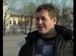 В Колумбии мать избила сына прямо в полицейском участке