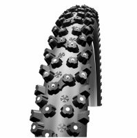 Парень на работе наблюдал падения велосипедистов и не смог удержаться от смеха