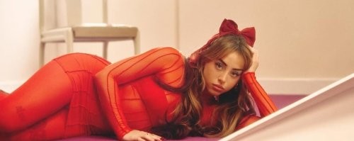 Загуглил ники николь... это вообще какая то страшила, тут ее нет...или ты от балды сказал имя?)