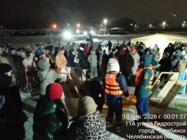 Закрытая купель,  ни ветра тебе, ни толкучки! У нас в этом гду