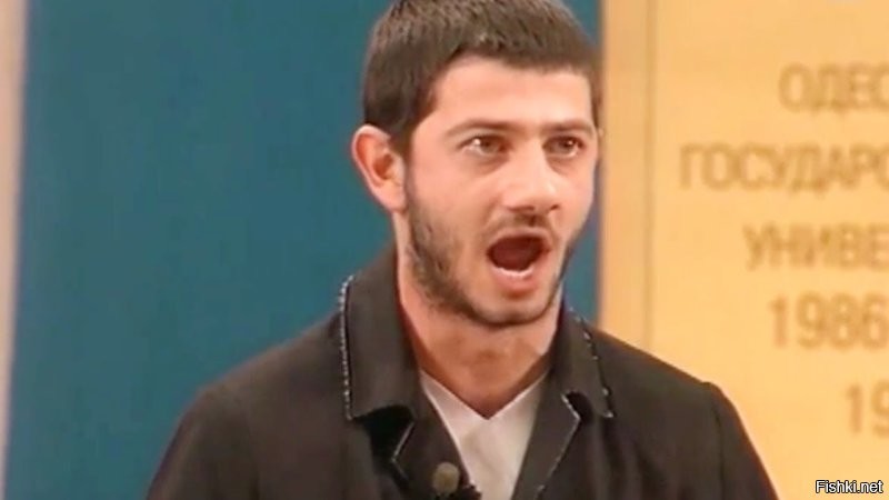 Зато пацан больше не носится по залу! Потому, что тихо должно быть в мечети!